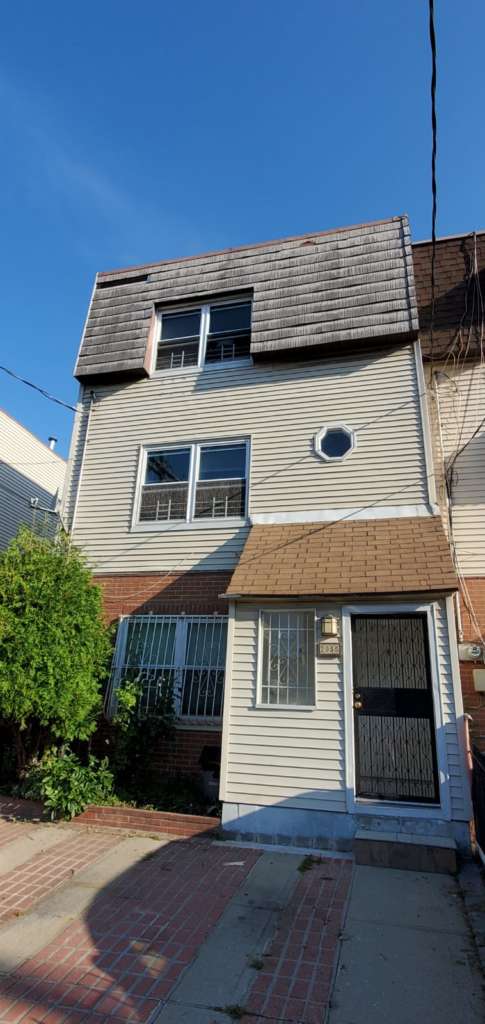 Existing Siding Installation the Bronx Project Shot 1