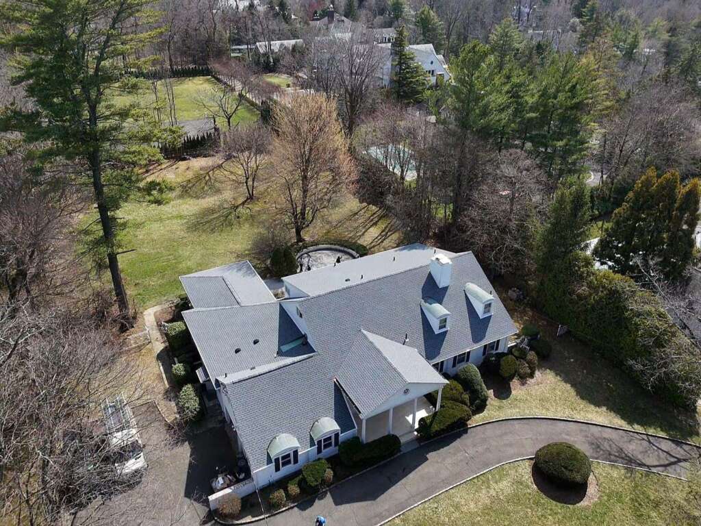 Shingle Roof Replacement, Siding Replacement, and Gutter Replacement in Scarsdale, Westchester - Detail 2